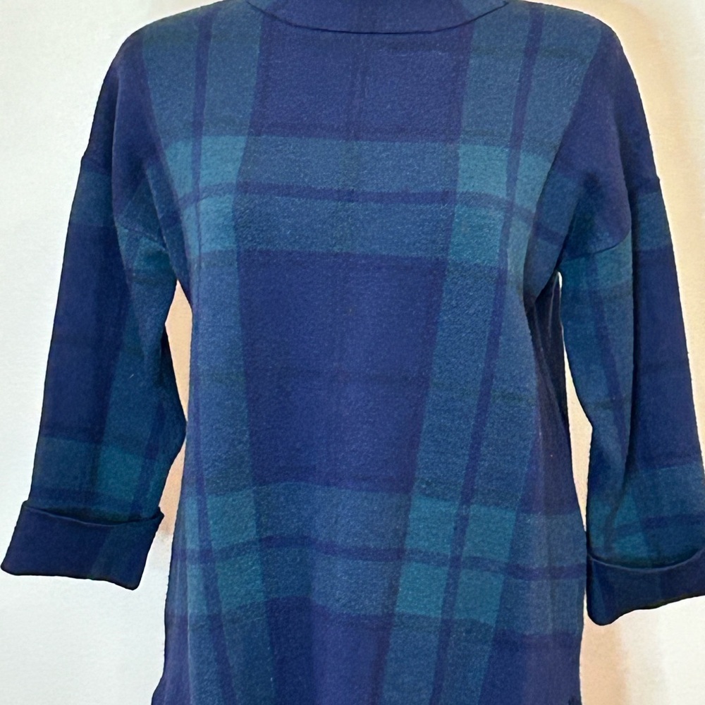 Tahari | Size Medium Navy/Green Plaid Top - Picture 2 of 6